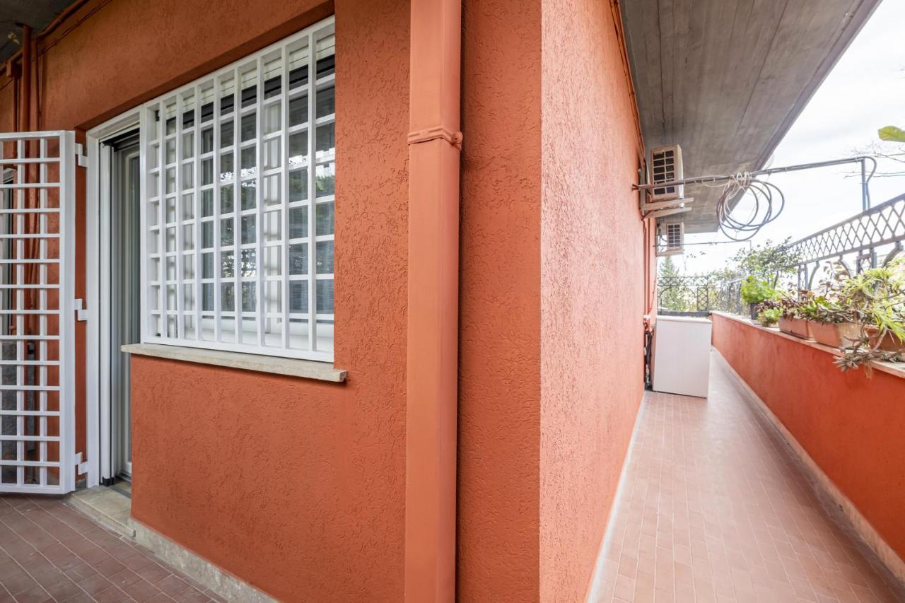 Luminoso Appartamento Con Terrazzo A La Storta Рим Екстериор снимка